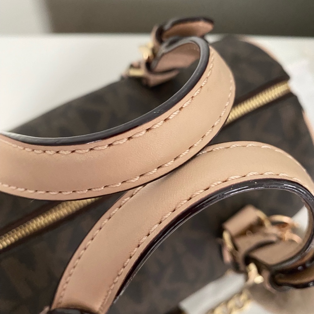 Michael Kors Grayson Satchel With matching wallet - Picture 4 of 12